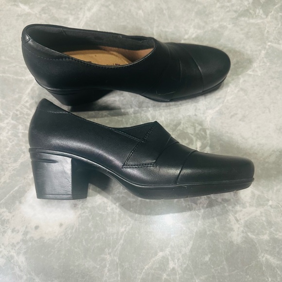 Clarks Collection Women's Black Leather Soft Cushion Comfort Shoes Size 7M - Picture 4 of 6